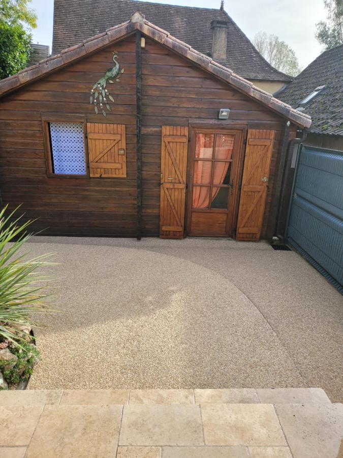 Au Petit Chalet Gigouzac Exterior photo